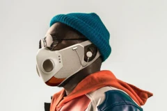 Khẩu trang Xupermask được ra mắt bởi Rapper Will.i.am và công ty Honeywell.(Nguồn: Quartz)