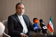 Ngoại trưởng Iran Seyed Abbas Araghchi trong cuộc họp báo tại Kuwait City, Kuwait, ngày 22/10/2024. (Ảnh: THX/TTXVN)