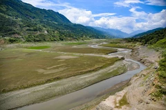 [Photo] Chiêm ngưỡng vẻ đẹp mùa nước cạn ở thị xã Mường Lay