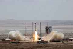 Tên lửa mang theo vệ tinh Simorgh được phóng thành công tại một địa điểm bí mật của Iran. (Ảnh tư liệu: AFP/TTXVN)