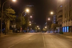 Cảnh vắng vẻ trên đường phố trong bối cảnh dịch COVID-19 lan rộng (Ảnh: THX/ TTXVN)