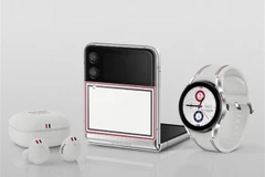 Mẫu smartphone Galaxy Z Flip3 của Samsung. (Ảnh: Yonhap/TTXVN) 