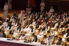 Các thành viên phái đoàn Taliban tại lễ khai mạc vòng đàm phán hòa bình với đại diện Chính phủ Afghanistan ở thủ đô Doha, Qatar ngày 12/9/2020. (Ảnh: AFP/TTXVN)