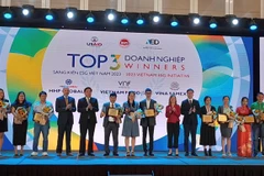 Trao giải 10 doanh nghiệp sáng kiến môi trường- xã hội-quản trị 