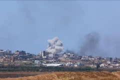 Khói bốc lên sau cuộc không kích trong xung đột Hamas-Israel tại Dải Gaza ngày 16/5/2024. (Ảnh: THX/TTXVN)