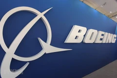 Biểu tượng của hãng sản xuất máy bay Boeing. (Ảnh: AFP/TTXVN) 