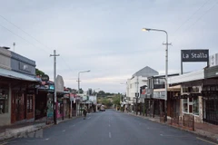 Phong tỏa đường phố do dịch COVID-19 tiếp tục diễn biến phức tạp ở châu Âu (Nguồn: TTXVN) 