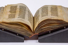 Cuốn Kinh Thánh Do Thái cổ nhất thế giới sắp được bán đấu giá