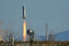 Tên lửa đẩy New Shepard của Blue Origin. (Ảnh: AFP/TTXVN) 