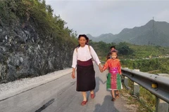 Thừa Thiên-Huế tăng cường hỗ trợ học sinh vùng cao đến trường