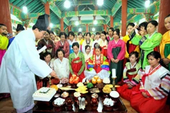 Hàn Quốc xem xét “kỳ nghỉ vàng” dịp Trung Thu để kích cầu tiêu dùng