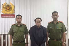 Ngày 11/1/2023, Cơ quan Cảnh sát điều tra, Công an Thành phố Hồ Chí Minh ra Quyết định khởi tố bị can, thi hành lệnh bắt tạm giam và khám xét nơi ở, nơi làm việc đối với ông Đặng Việt Hà, Cục trưởng Cục Đăng kiểm Việt Nam-Bộ Giao thông vận tải. Ông Hà bị điều tra về tội "Nhận hối lộ." (Ảnh: TTXVN phát) 