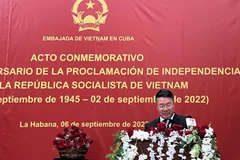 Đại sứ Việt Nam tại Cuba Lê Thanh Tùng phát biểu. (Ảnh: Mai Phương/TTXVN )