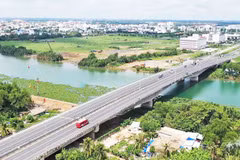 Đầu tư hạ tầng giao thông được tỉnh Long An chú trọng nhằm tạo sự thuận lợi, thông thoáng trong giao thương, liên kết vùng. (Ảnh: Báo Long An)