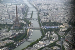 Sông Seine tại thủ đô Paris, Pháp, ngày 26/7/2024. (Ảnh: THX/TTXVN)