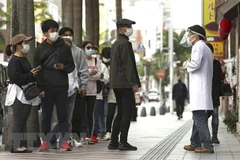 Một điểm xét nghiệm COVID-19 tại Tokyo, Nhật Bản, ngày 8/1. (Ảnh: Kyodo/TTXVN) 