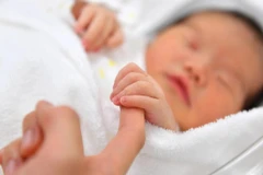 Trung Quốc cho phép các cặp vợ chồng sinh con thứ 3