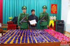 Đối tượng Pun - Kẹo Bun Chạ Lân cùng tang vật.(Nguồn: Báo Sơn La)