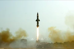 Một vụ thử tên lửa tại bãi biển Chandipur thuộc huyện Balasore, bang Odisha, Ấn Độ. (Ảnh tư liệu: AFP/TTXVN) 