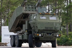 Ba Lan tiếp nhận các hệ thống HIMARS đầu tiên từ Mỹ