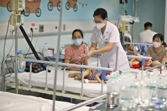 Hơn 190.000 người bệnh đang được điều trị tại các cơ sở y tế