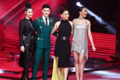 Bộ tứ huấn luyện viên trong đêm bán kết. (Ảnh: CTS) 