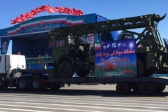 Hệ thống tên lửa đất đối không S-300 PMU trưng bày tại triển lãm quân sự ở Saint Petersburg ngày 20/2. (Nguồn: AFP/TTXVN)