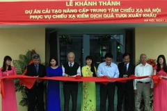 Lễ cắt băng khánh thành Dự án nâng cấp Trung tâm chiếu xạ Hà Nội. (Ảnh: Anh Tuấn/TTXVN)