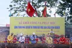 Lễ phát mộc xây dựng nhà lưu trữ và trưng bày Mộc bản chùa Vĩnh Nghiêm. (Ảnh: Đồng Thúy/TTXVN)