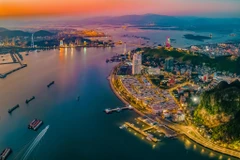 Tỉnh Quảng Ninh đã có những bước triển khai mạnh mẽ để hướng đến mục tiêu chính quyền điện tử, đô thị thông minh. (Ảnh: Minh Sơn/Vietnam+)