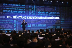 Chủ tịch Hội đồng quản trị FPT Trương Gia Bình đã chia sẻ ba câu chuyện khát vọng trong quá khứ, hiện tại và tương lai. (Ảnh: Minh Sơn/Vietnam+)