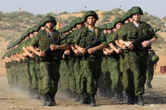 Binh sỹ Nga tham gia cuộc tập trận chung INDRA-13 với binh sỹ Ấn Độ tại Rajasthan, Ấn Độ, ngày 20/10/2013. (Ảnh minh họa: AFP/TTXVN)