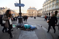 Người vô gia cư trên đường phố tại Paris, Pháp. (Ảnh: AFP/ TTXVN)