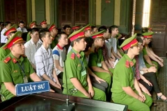 Các bị cáo tại phiên tòa phúc thẩm ngày 4/6. (Ảnh: Thành Chung/TTXVN)