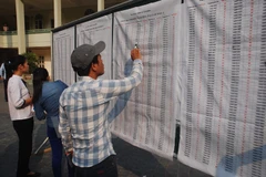 Thí sinh dự kỳ thi tiếng Hàn. (Ảnh: Hồng Kiều/Vietnam+)