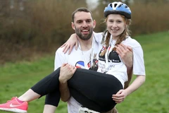 Chris Hepworth, nhà vô địch cuộc thi vác vợ tại Anh. (Nguồn: Daily Mail)