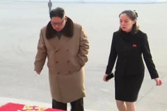 Ông Kim Jong Un và em gái Kim Yo Jong. (Nguồn: Yonhap)