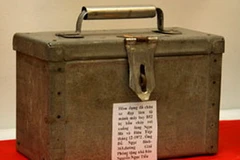 Một hiện vật trưng bày tại triển lãm. (Nguồn: hanoimoi.com.vn)