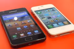 Apple và Samsung "cắt đứt" tình thân vì những lùm xùm pháp lý.(Nguồn: Internet) 