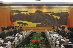 Buổi hội đàm giữa hai đoàn đại biểu quân sự cấp cao Việt Nam-Trung Quốc. (Ảnh: Xuân Vịnh/TTXVN)