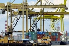 Hoạt động xuất-nhập khẩu hàng hóa ở Georgetown gần Penang, bán đảo phía Bắc Malaysia. (Nguồn: AFP)