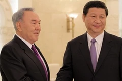 Chủ tịch nước Trung Quốc Tập Cận Bình và Tổng thống Kazakhstan Nursultan Nazarbayev. (Nguồn: inform.kz)