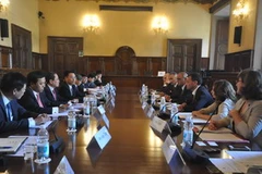 Quang cảnh buổi làm việc giữa đoàn Bộ Tài chính Việt Nam và Bộ Kinh tế và Tài chính Italy. (Ảnh: Phạm Thành/Vietnam+)