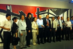 Phó Thủ tướng Nguyễn Thiện Nhân đến dự triển lãm. (Ảnh: HT/Vietnam+)