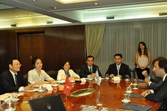 Bộ trưởng kinh tế và tài chính công Argentina tiếp đoàn đại biểu Bộ Tài chính Việt Nam. (Ảnh: Việt Hùng/Vietnam+)