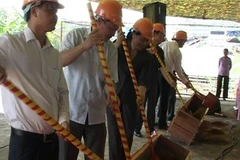 Lễ khởi công Nhà máy sản xuất ván sàn tre và gỗ ép thanh tại Điện Biên. (Nguồn: dienbientv.vn).