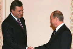 Tổng thống Nga Vladimir Putin và người đồng cấp Ukraine Viktor Yanukovich (Nguồn: RIA Novosti).