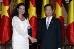 Thủ tướng Nguyễn Tấn Dũng tiếp Chủ tịch Thượng viện Vương quốc Bỉ Christine Defraigne. (Ảnh: Đức Tám/TTXVN)