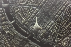 Tháp Eiffel ở Paris, Pháp. (Ảnh trưng bày tại Triển lãm)