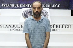 Trùm khủng bố IS Bashar Hattab Ghazal al Sumaidai bị bắt giữ. (Ảnh: TRT World Now/Twitter)